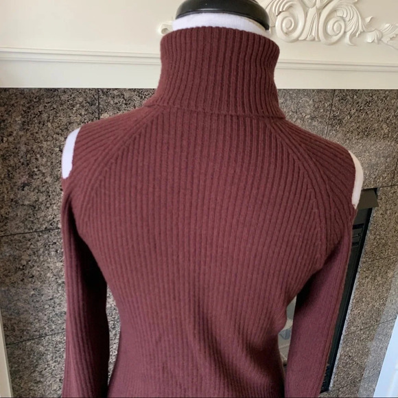 NWOT Theory Jemliss Evian Ribbed Turtleneck Sweater Burgundy Casual Medium - Picture 8 of 10